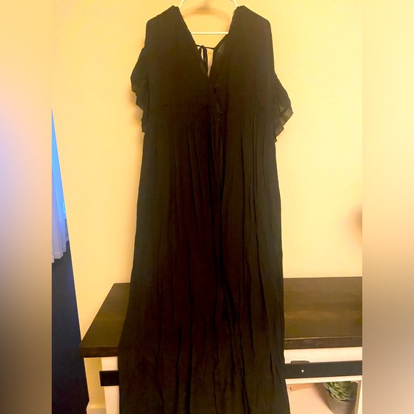 Long black dress by Sweet Lovely size 1x - Picture 1 of 1